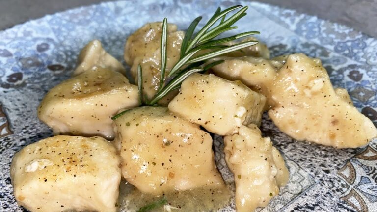 Scopri i segreti per preparare deliziosi bocconcini di pollo croccanti in padella!