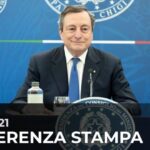 Macchia Rossa Sotto il Seno: Cause e Rimedi