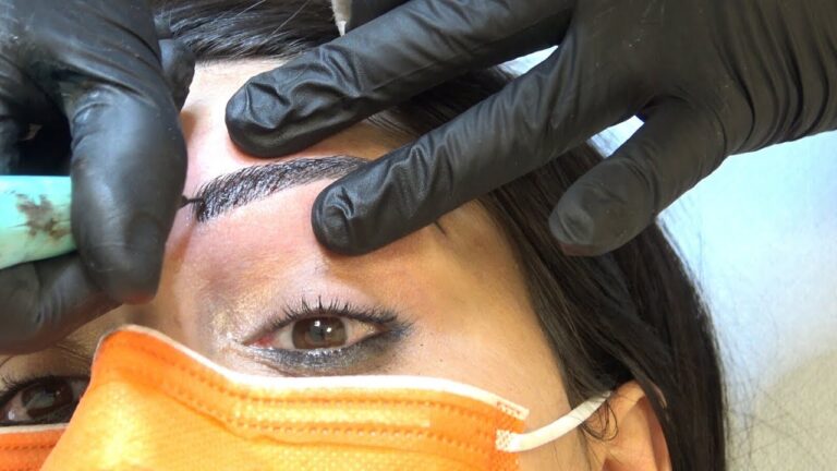 Guida completa al tatuaggio di sopracciglia