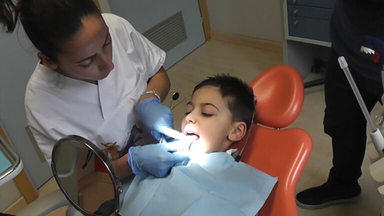 Dentista per bambini vicino a te: la guida completa