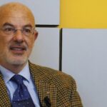 Dolore collo e spalla destra: cause, sintomi e trattamenti efficaci