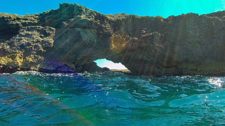 Porto Bianco: Una Guida Essenziale