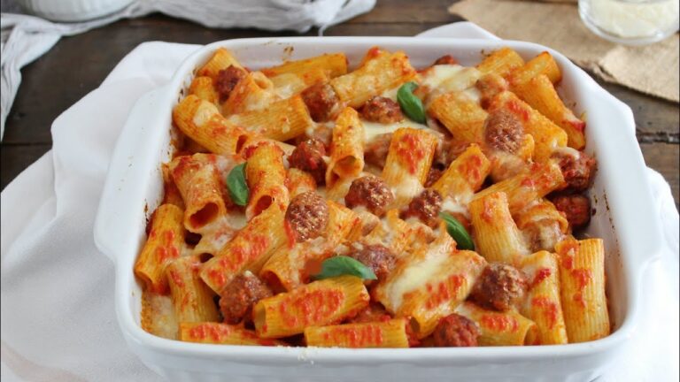 Pasta al Forno con Polpettine e Mozzarella: Un Delizioso Comfort Food