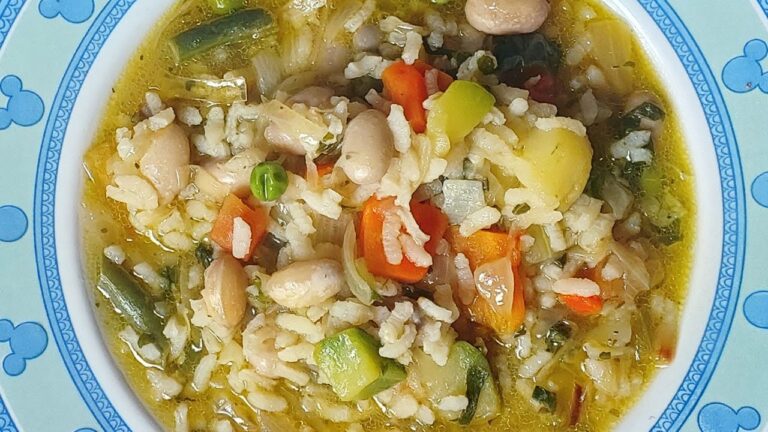 Riso con Minestrone Surgelato: Un Piatto Veloce e Sano