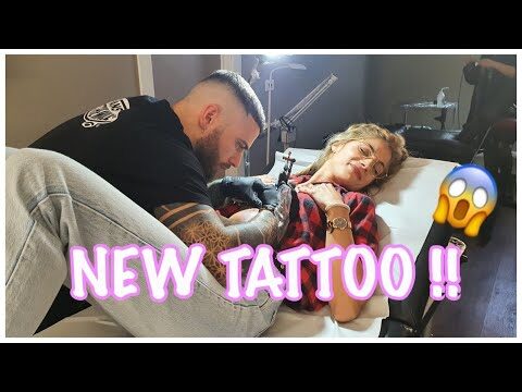 Il significato del tatuaggio in mezzo al seno