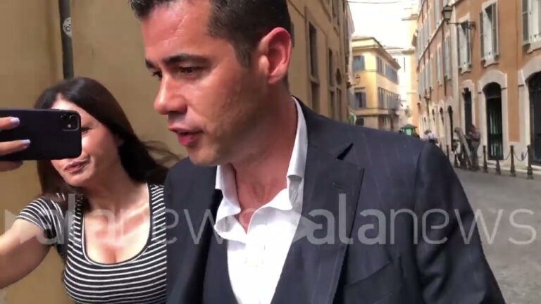 Un Gesto Provocato: Significato e Implicazioni